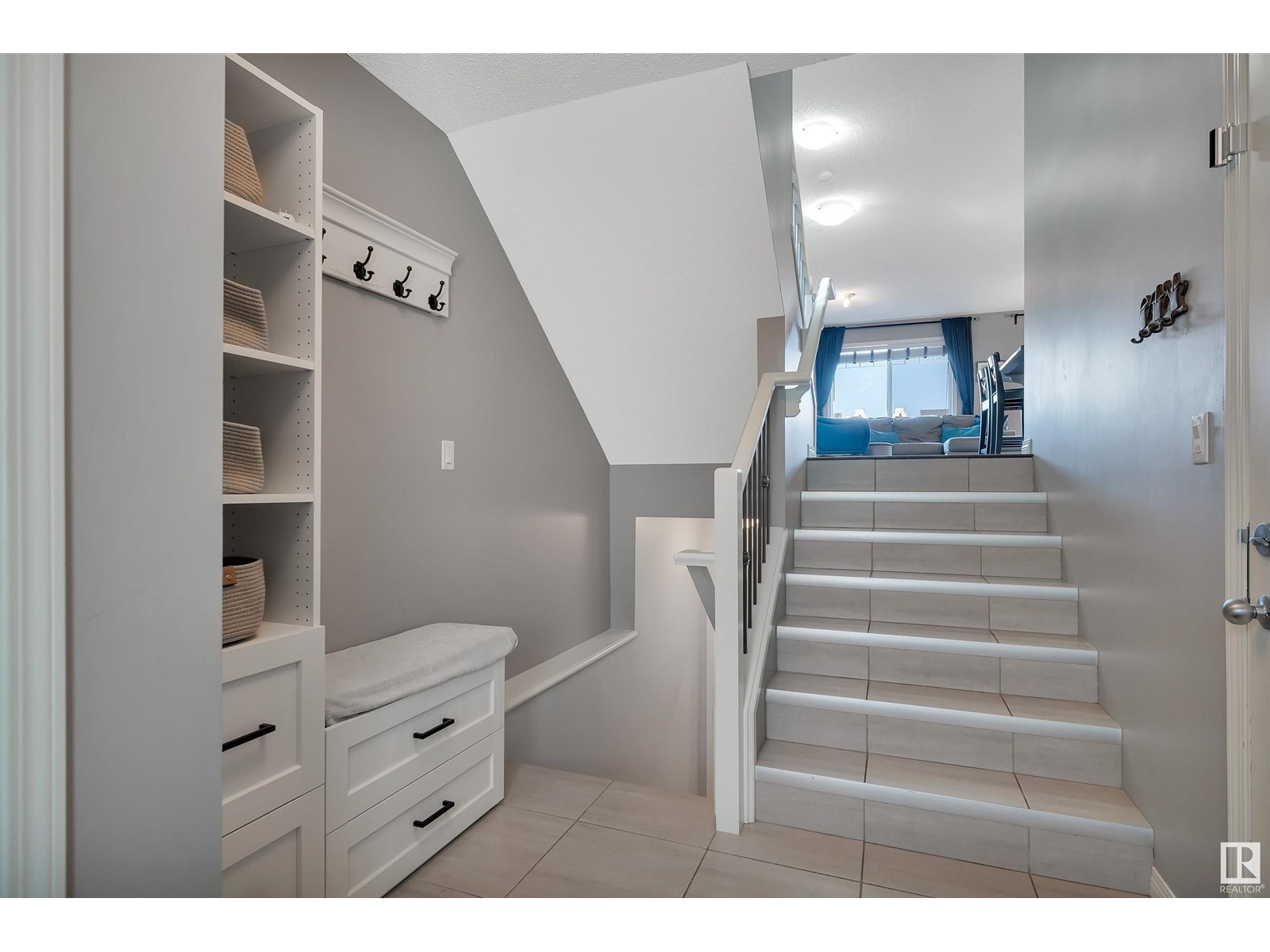 2210 86 ST SW