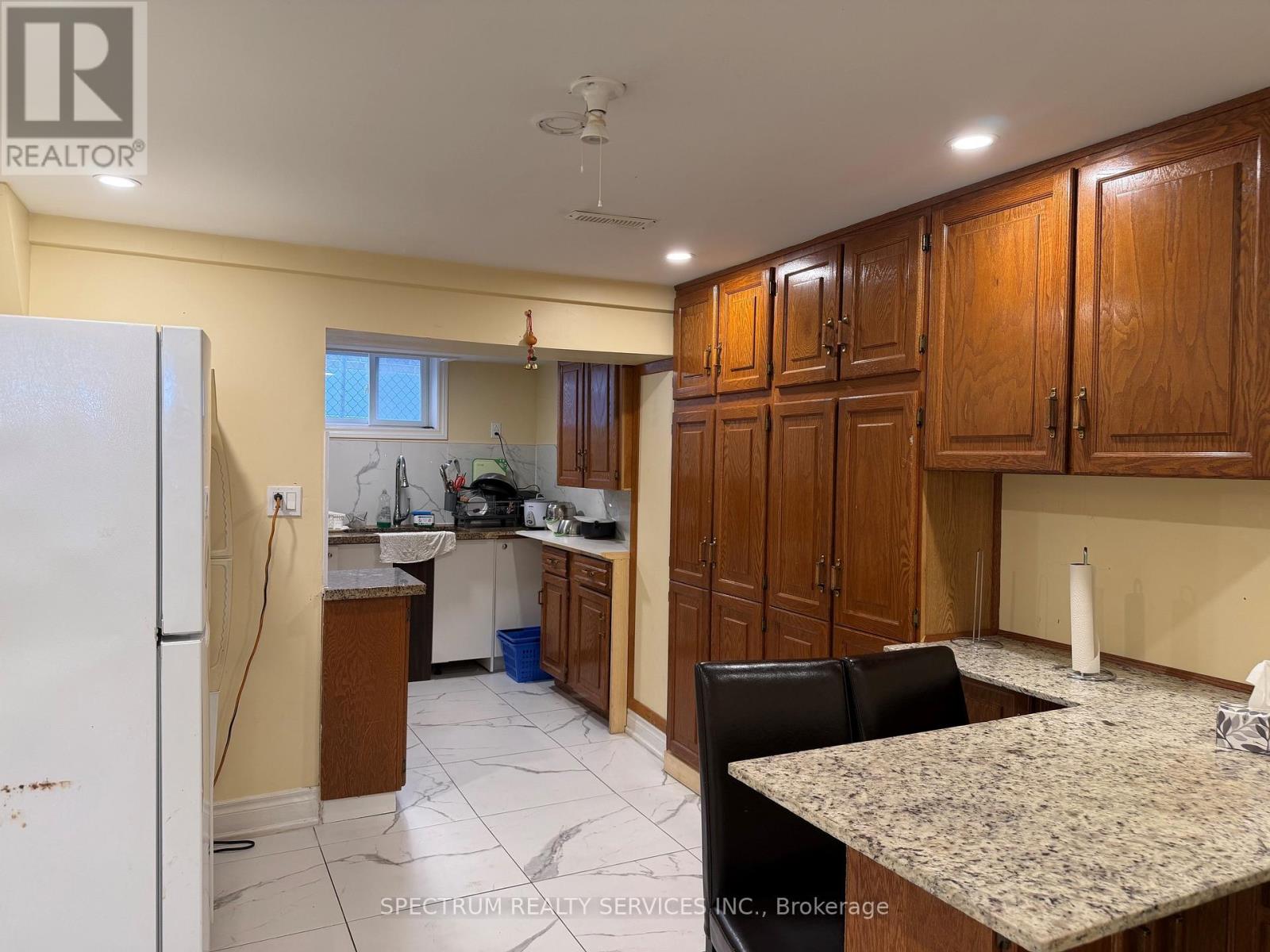 Photo 1 of 6 — BSMT - 12 HAMER BOULEVARD S Unit BSMT, Toronto (Kingsview Village-The Westway), ON M9R4A7