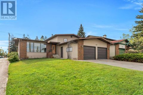 300 Templeton Circle NE Calgary AB T1Y5R5