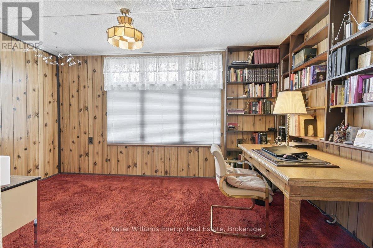 482 SIMCOE STREET N