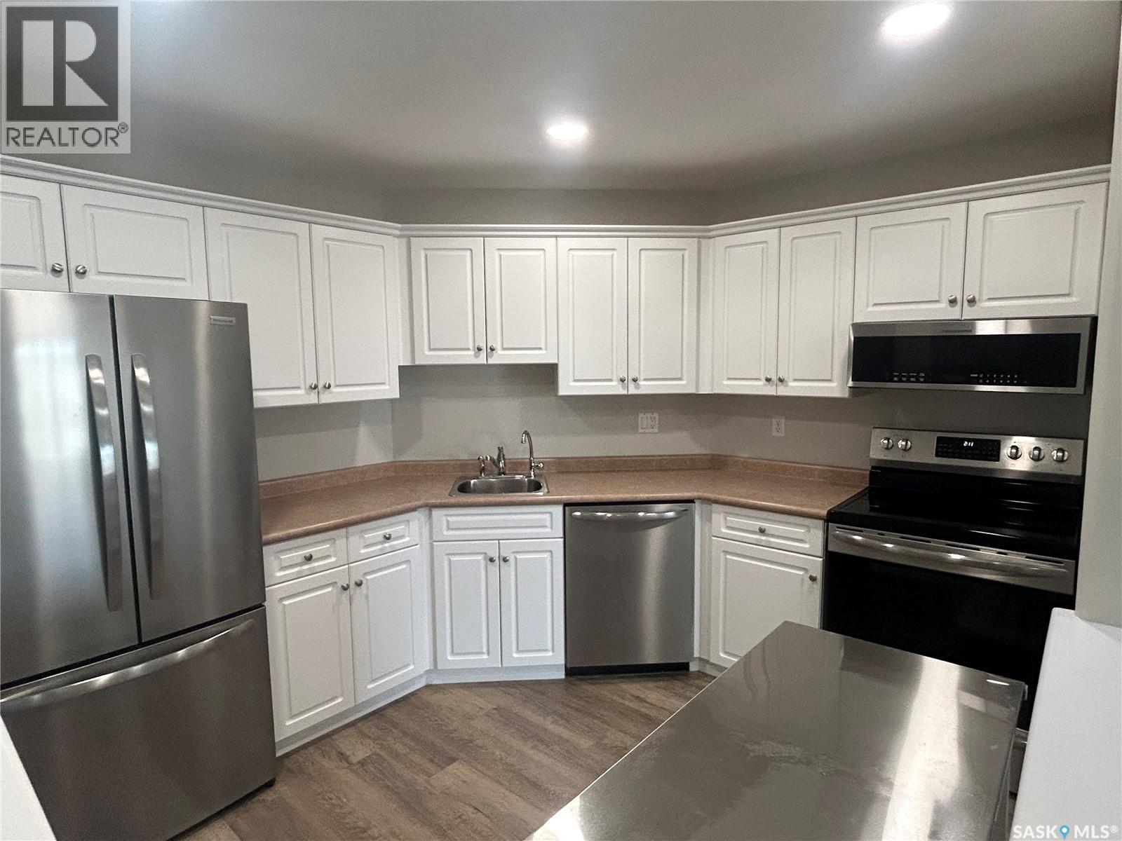 206 1112 98th STREET