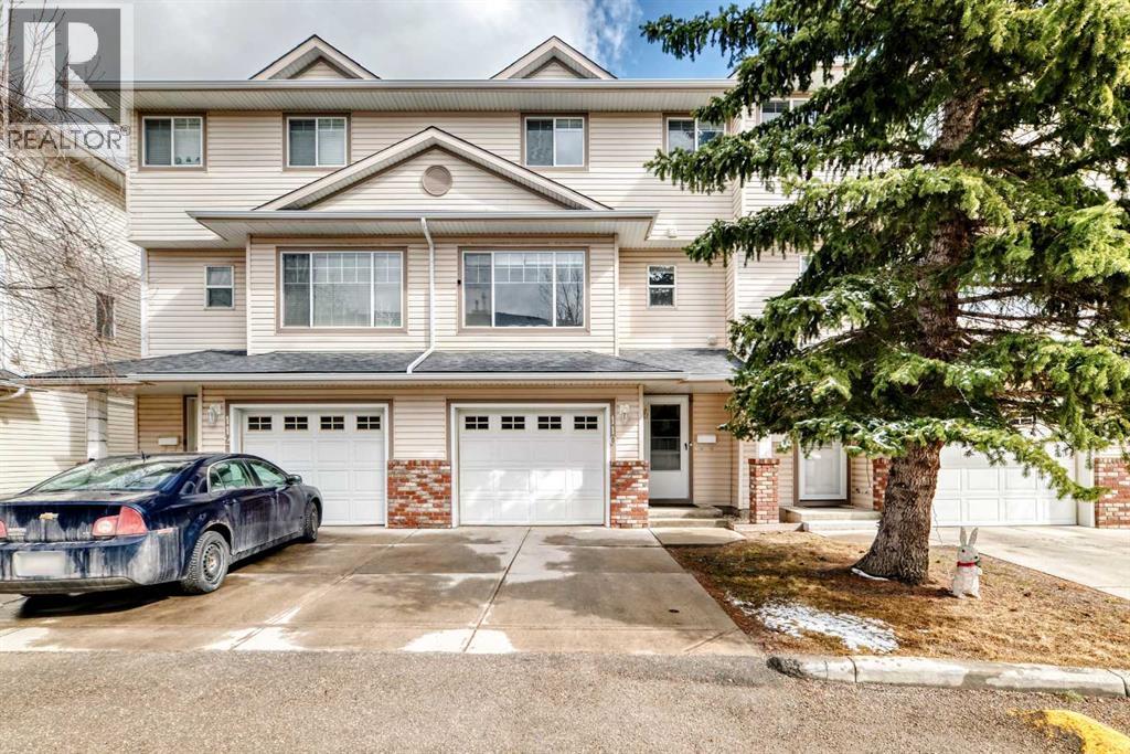 110 Country Hills Cove NW