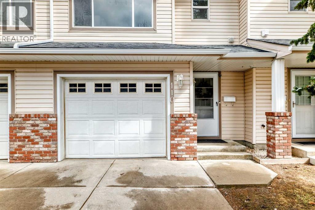 110 Country Hills Cove NW