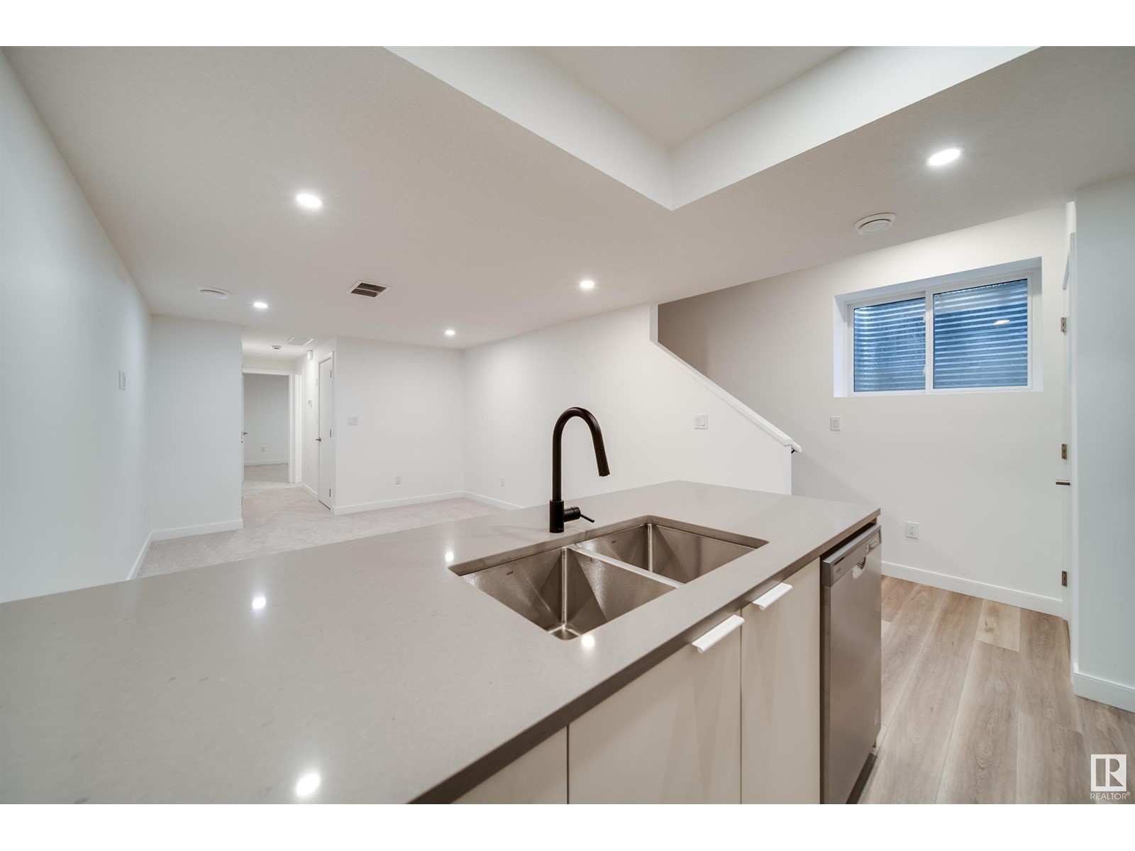 8522 80 AV NW NW