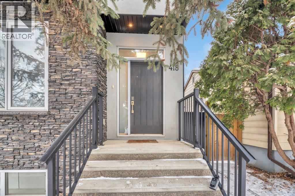 418 13 Avenue NE