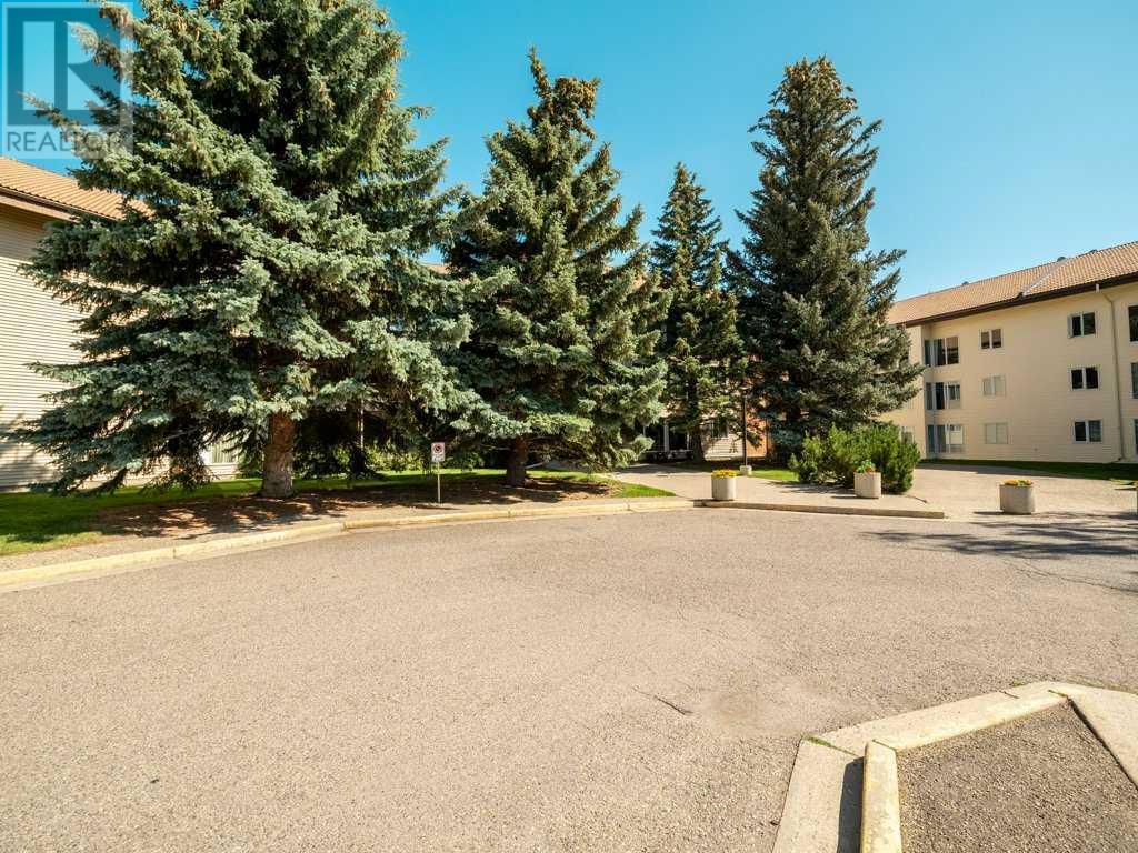 202, 75 temple Boulevard W
