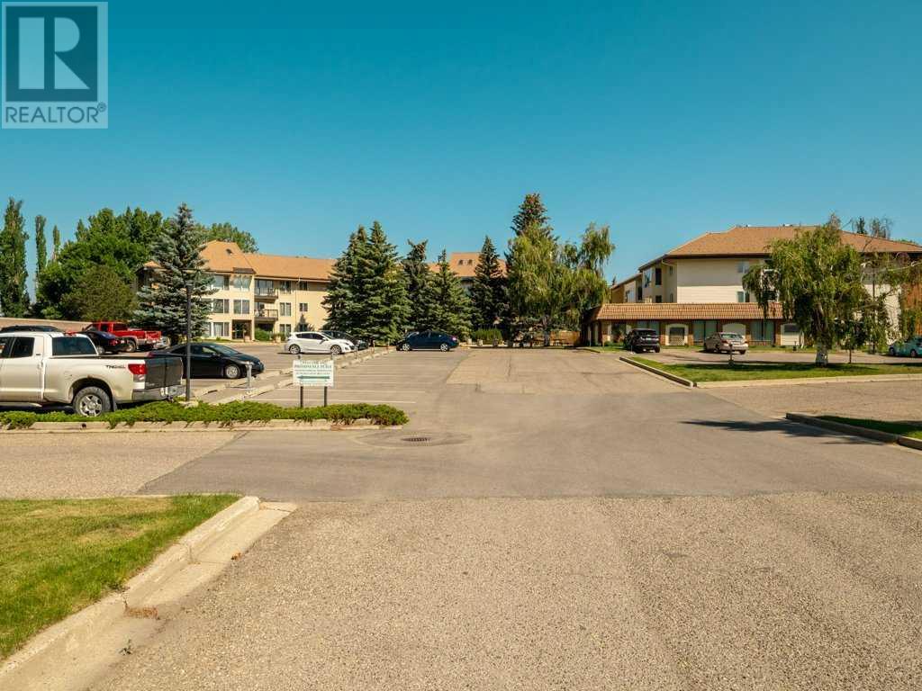 202, 75 temple Boulevard W