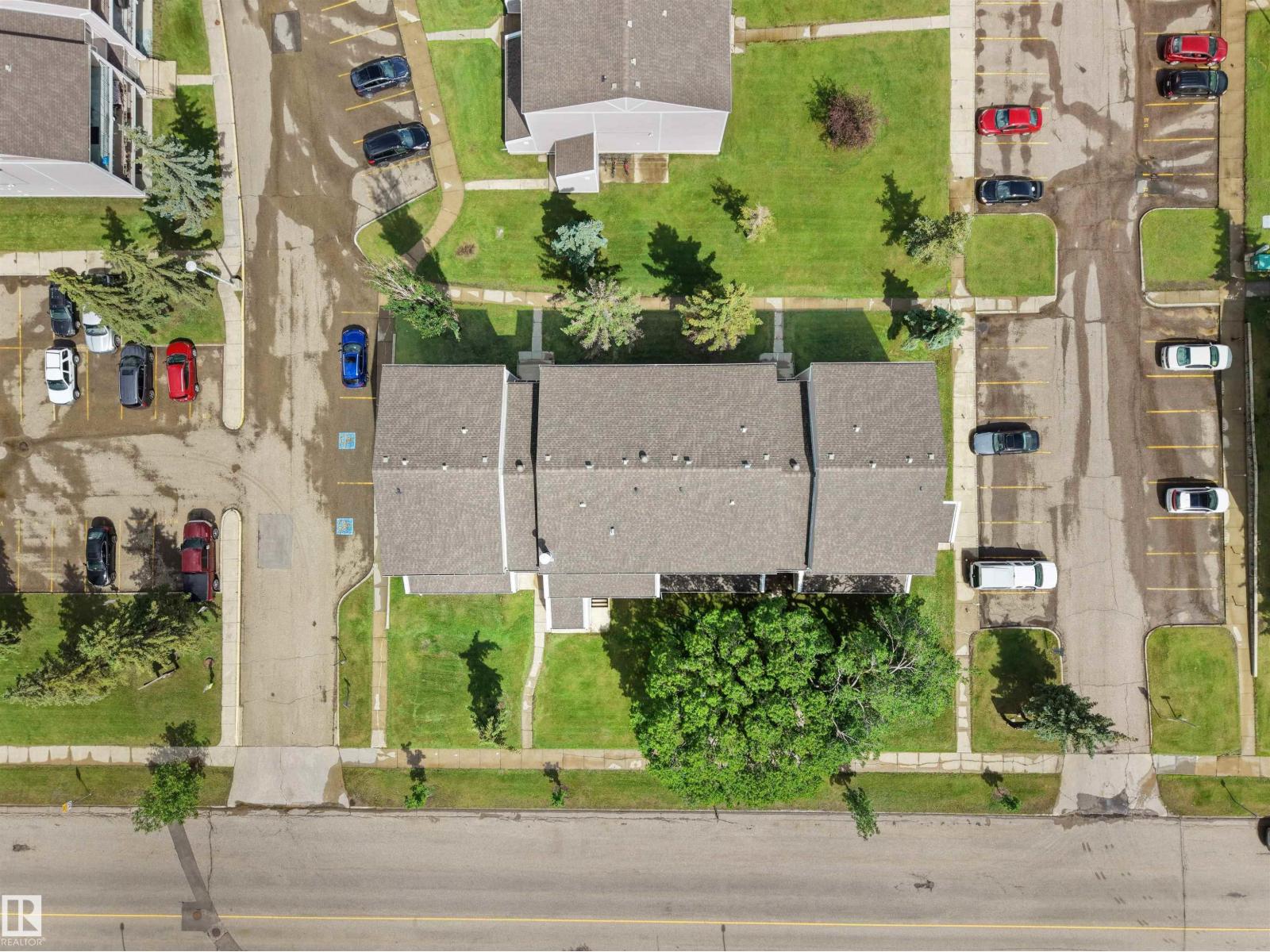 #4 3851 76 ST NW NW