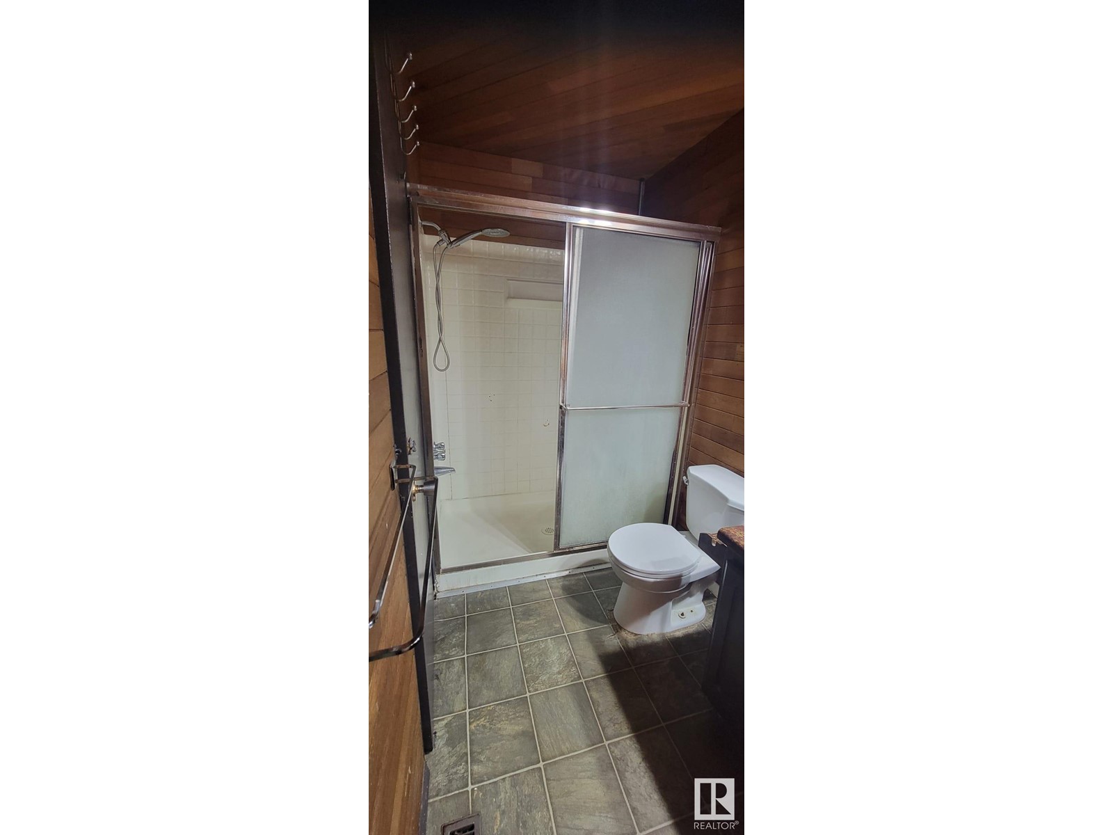 204 SURREY GARDENS GD NW