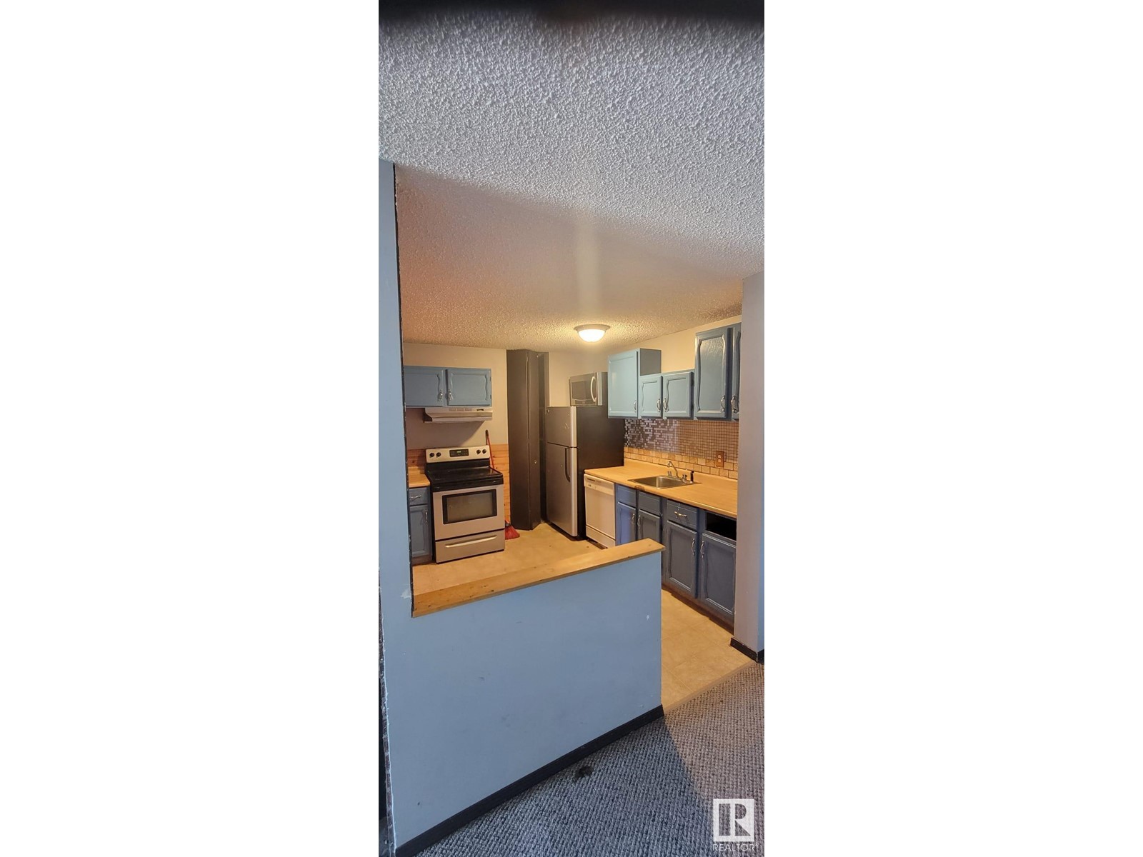 204 SURREY GARDENS GD NW
