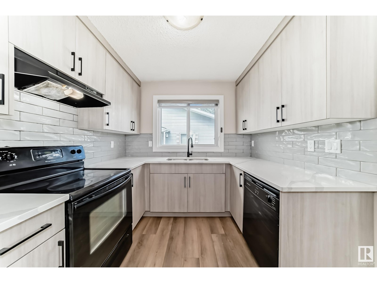 2006 55 ST NW