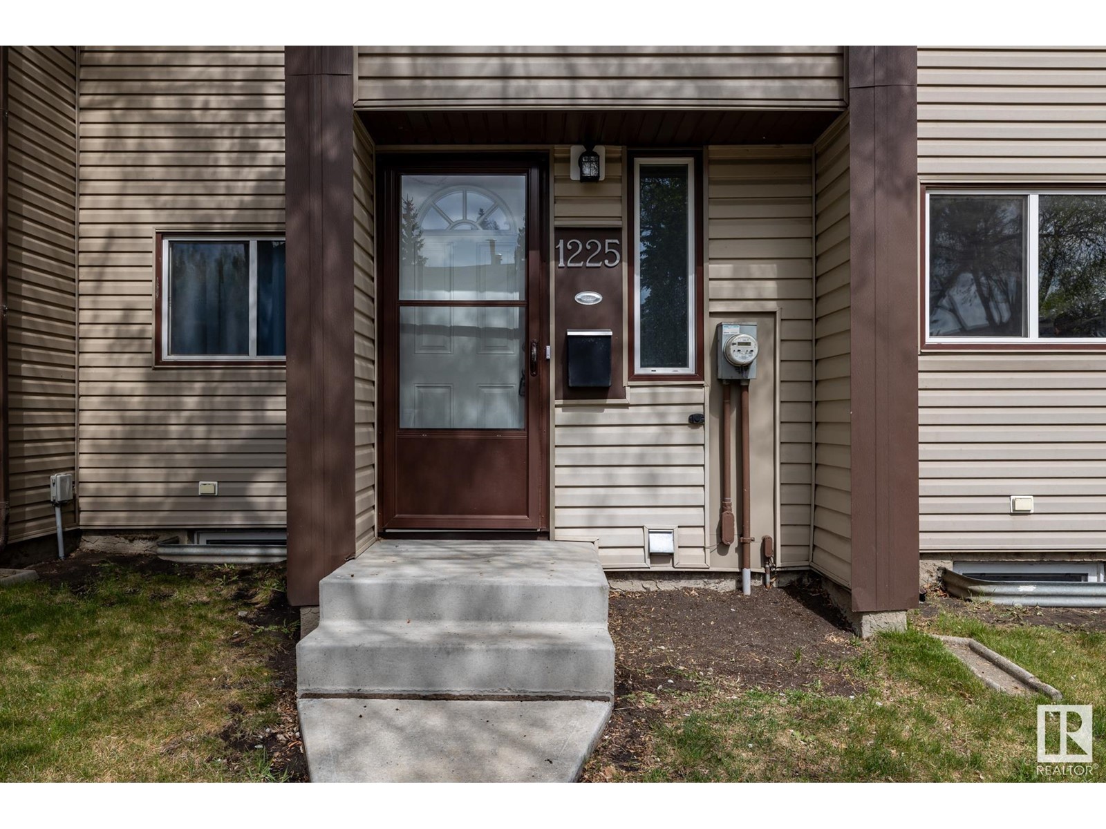 1225 HOOKE RD NW