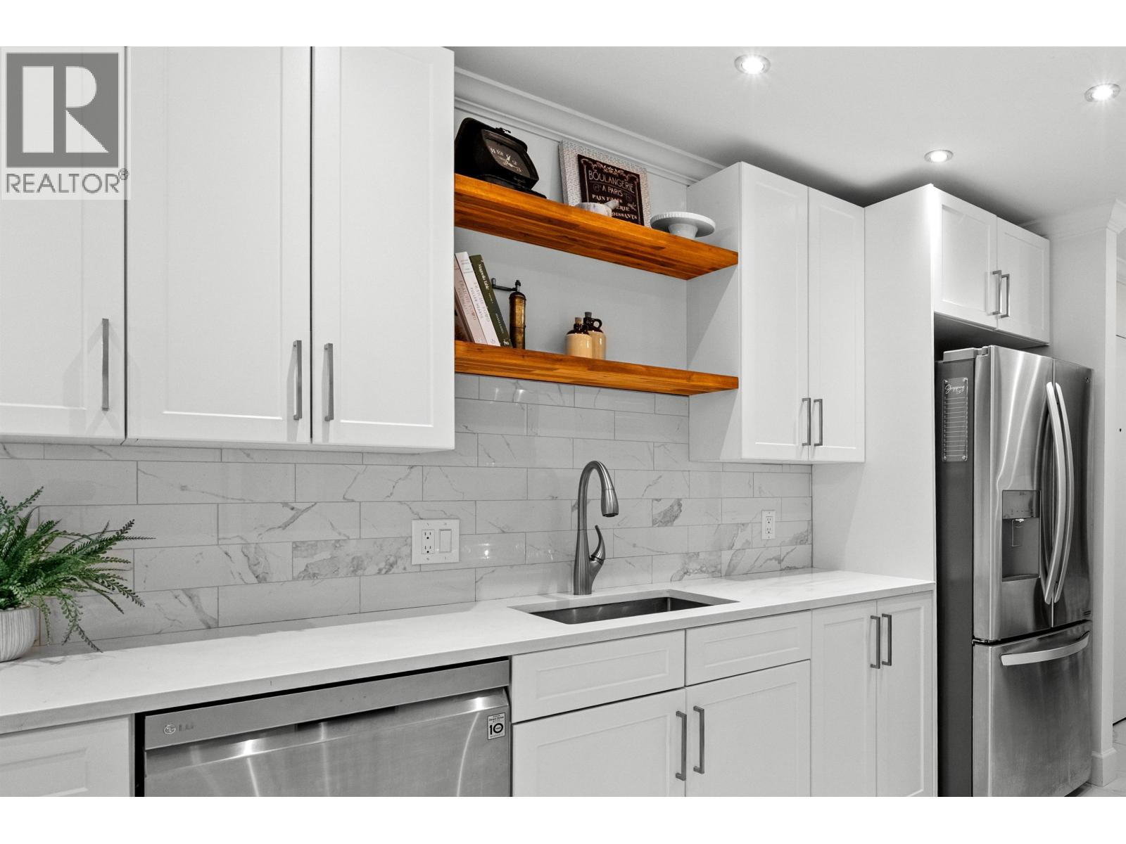 T4908 3980 CARRIGAN COURT