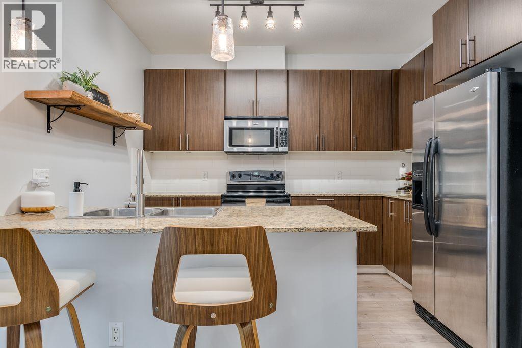 118 2477 KELLY AVENUE