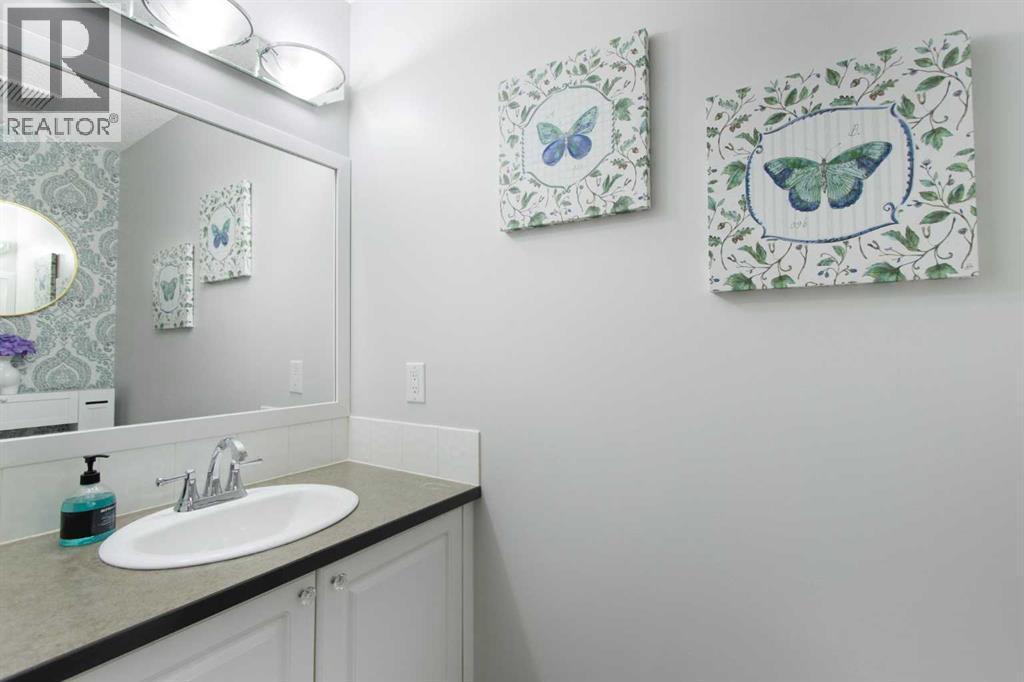 206 Mt Aberdeen Manor SE