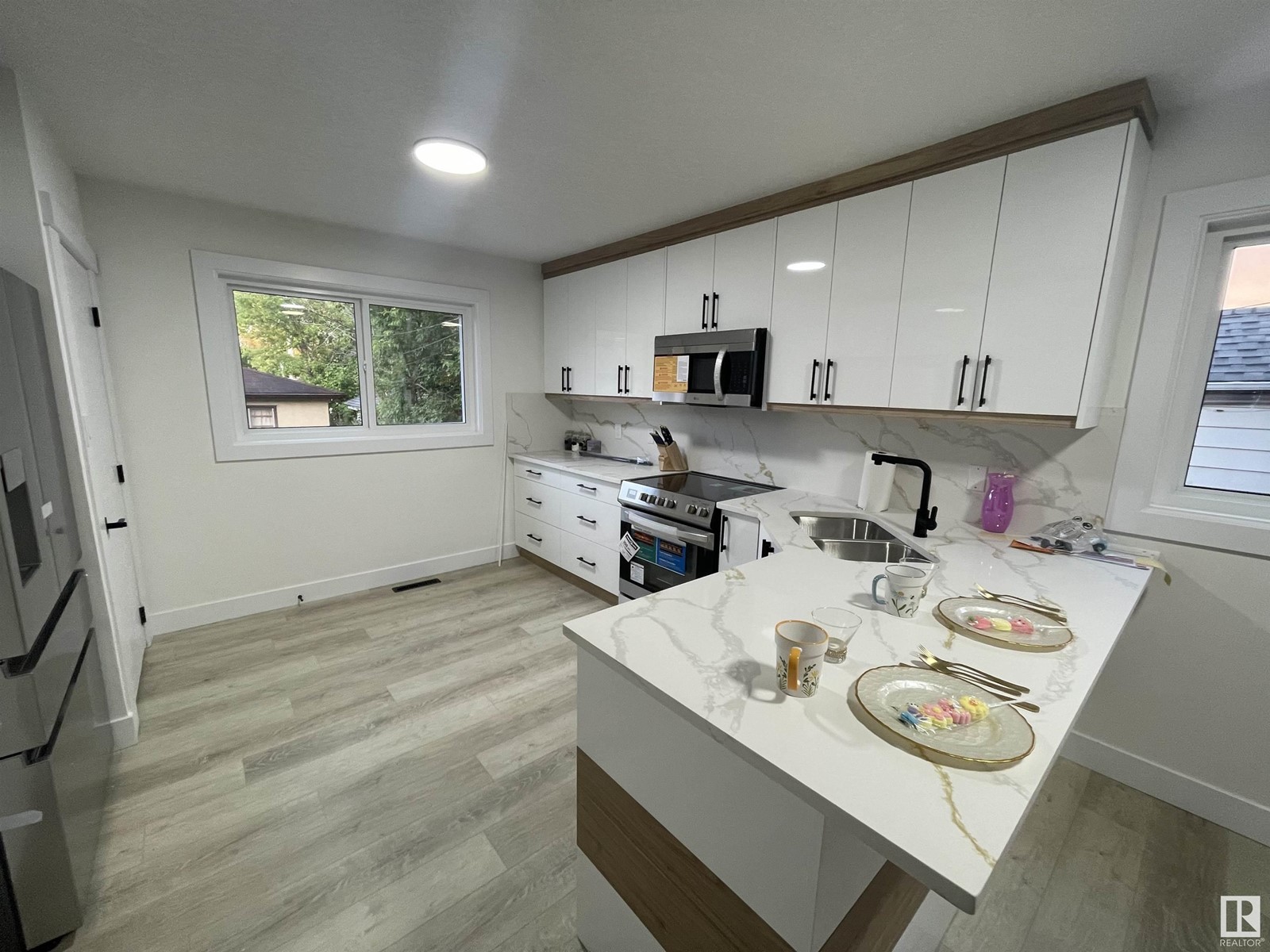 12307 85 ST NW