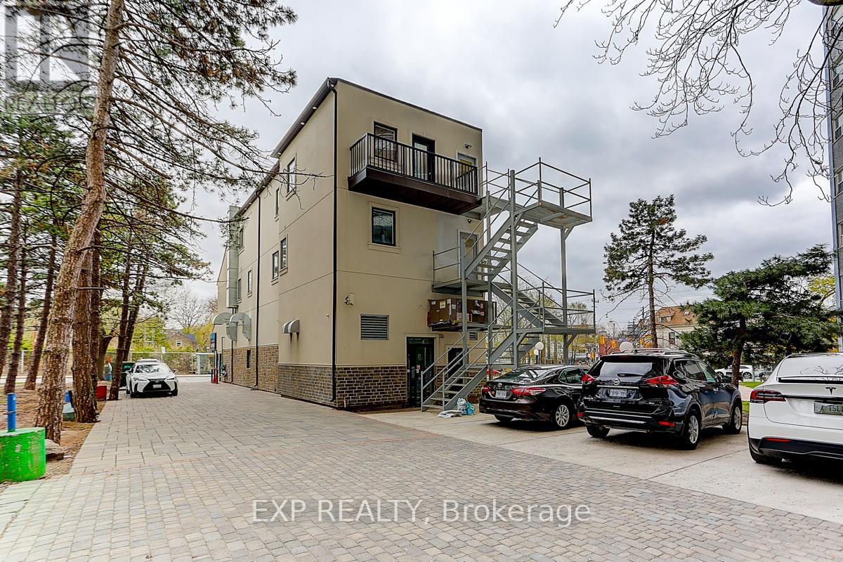 600 PARLIAMENT STREET