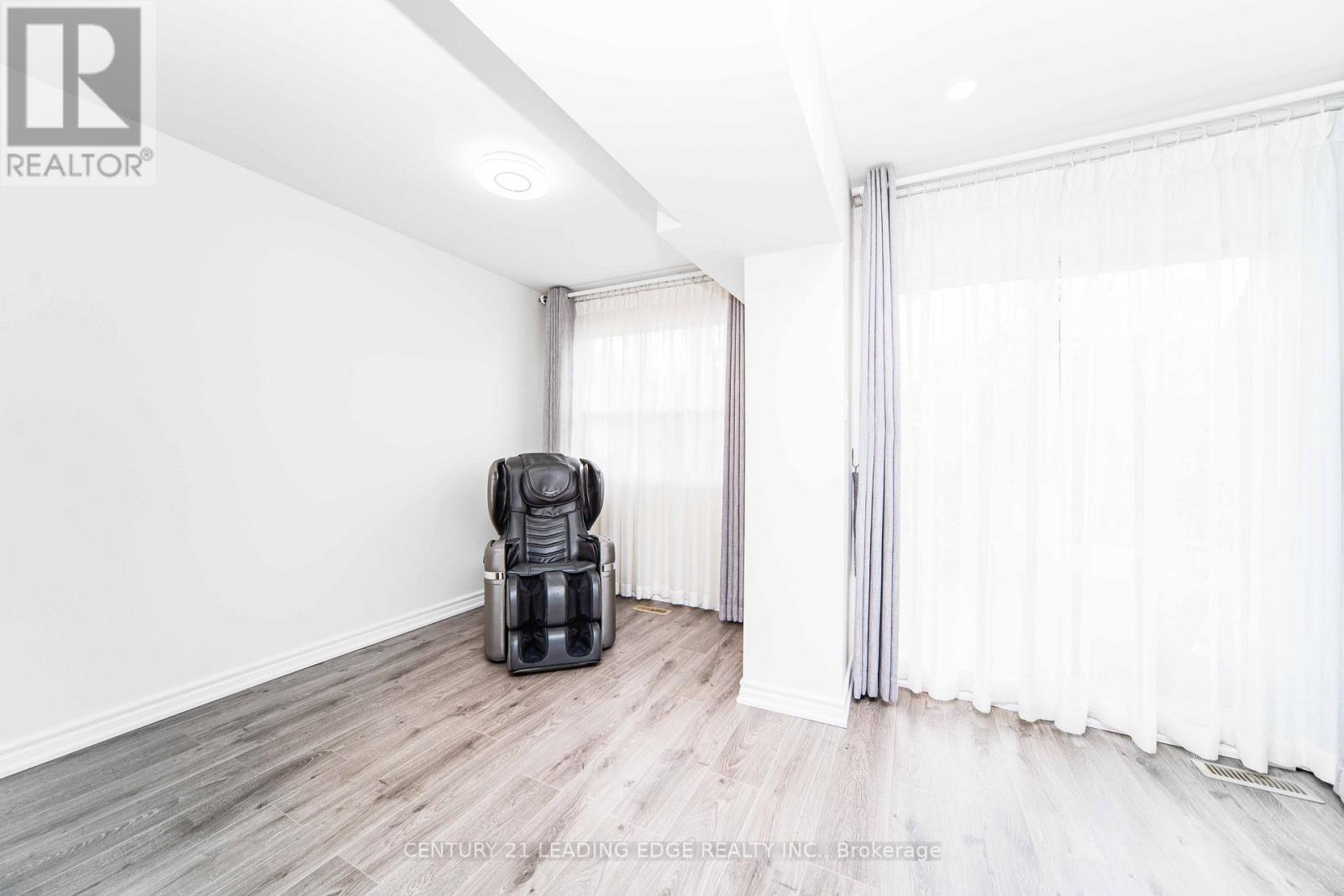 52 - 55 BRIMWOOD BOULEVARD