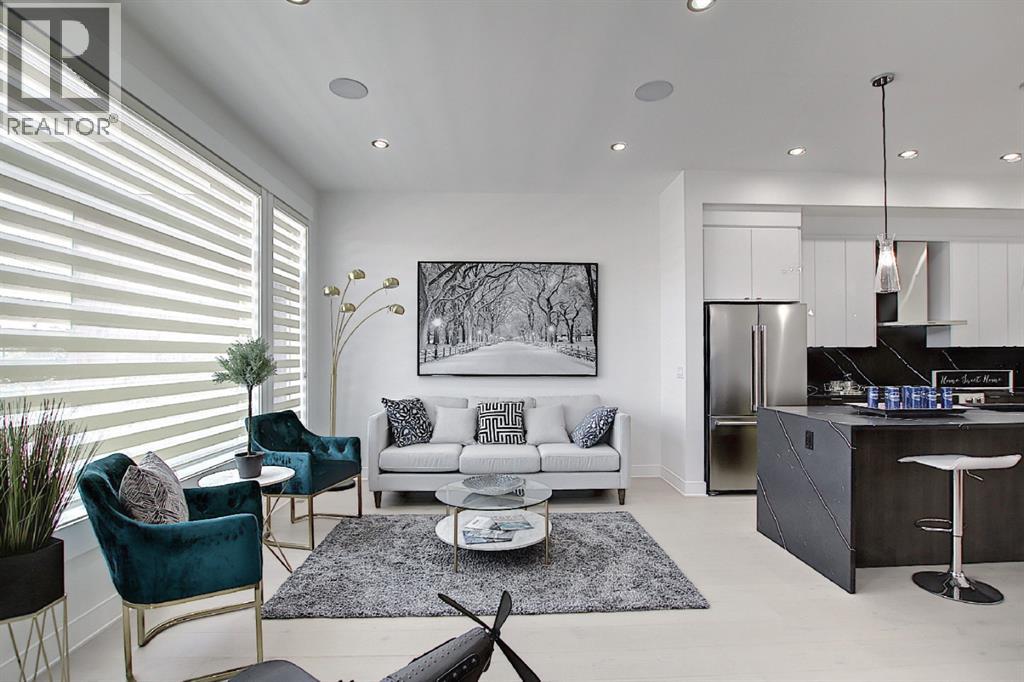 Unit 2, 940 38th Street SW