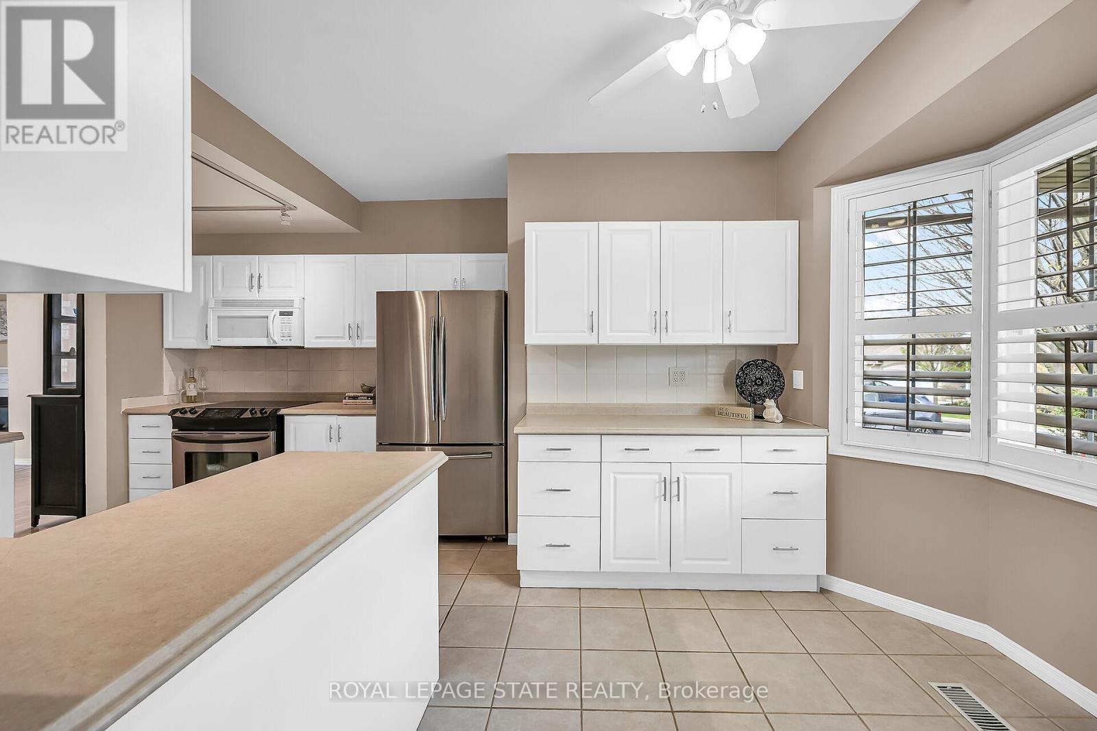 10 - 212 STONEHENGE DRIVE