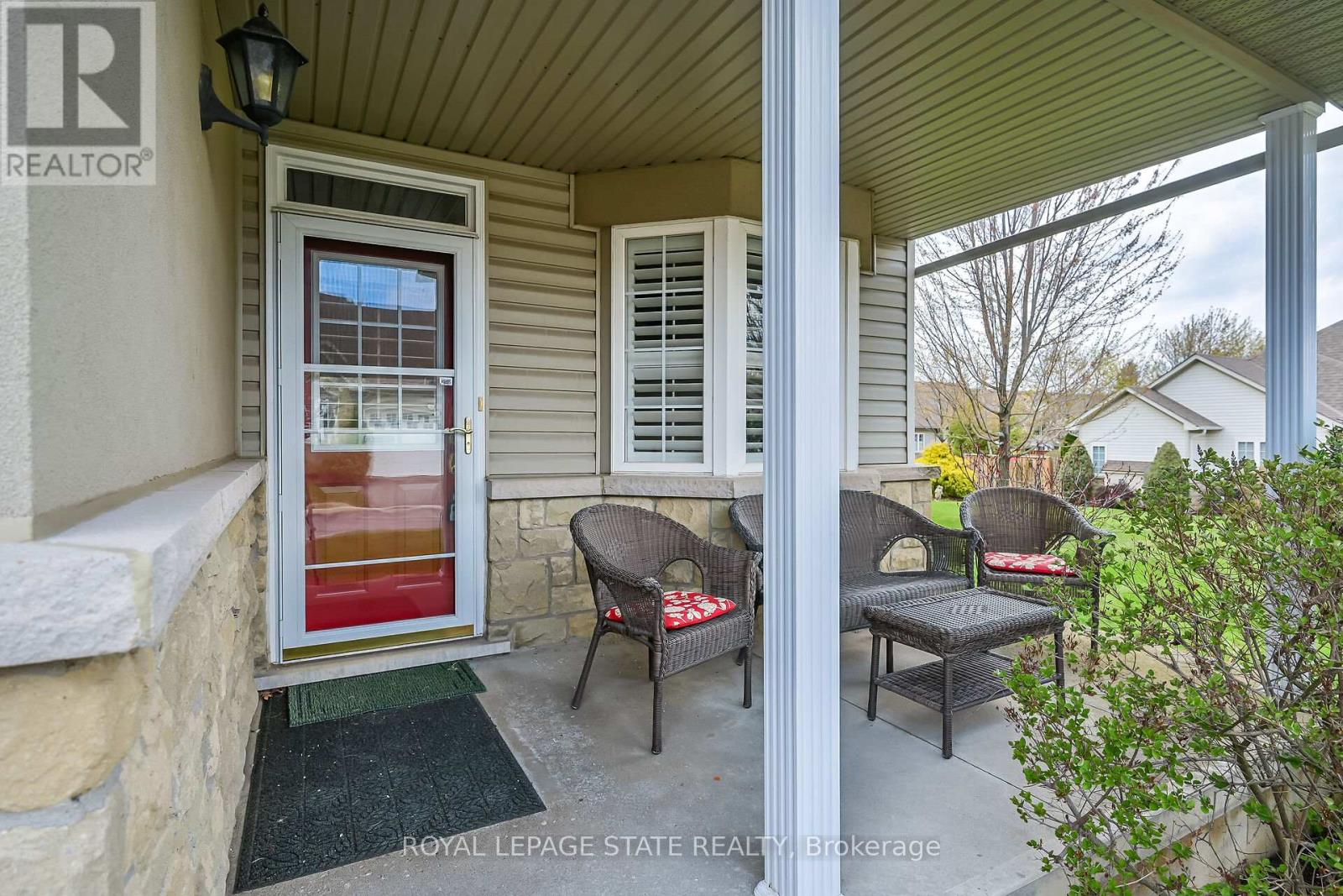 10 - 212 STONEHENGE DRIVE
