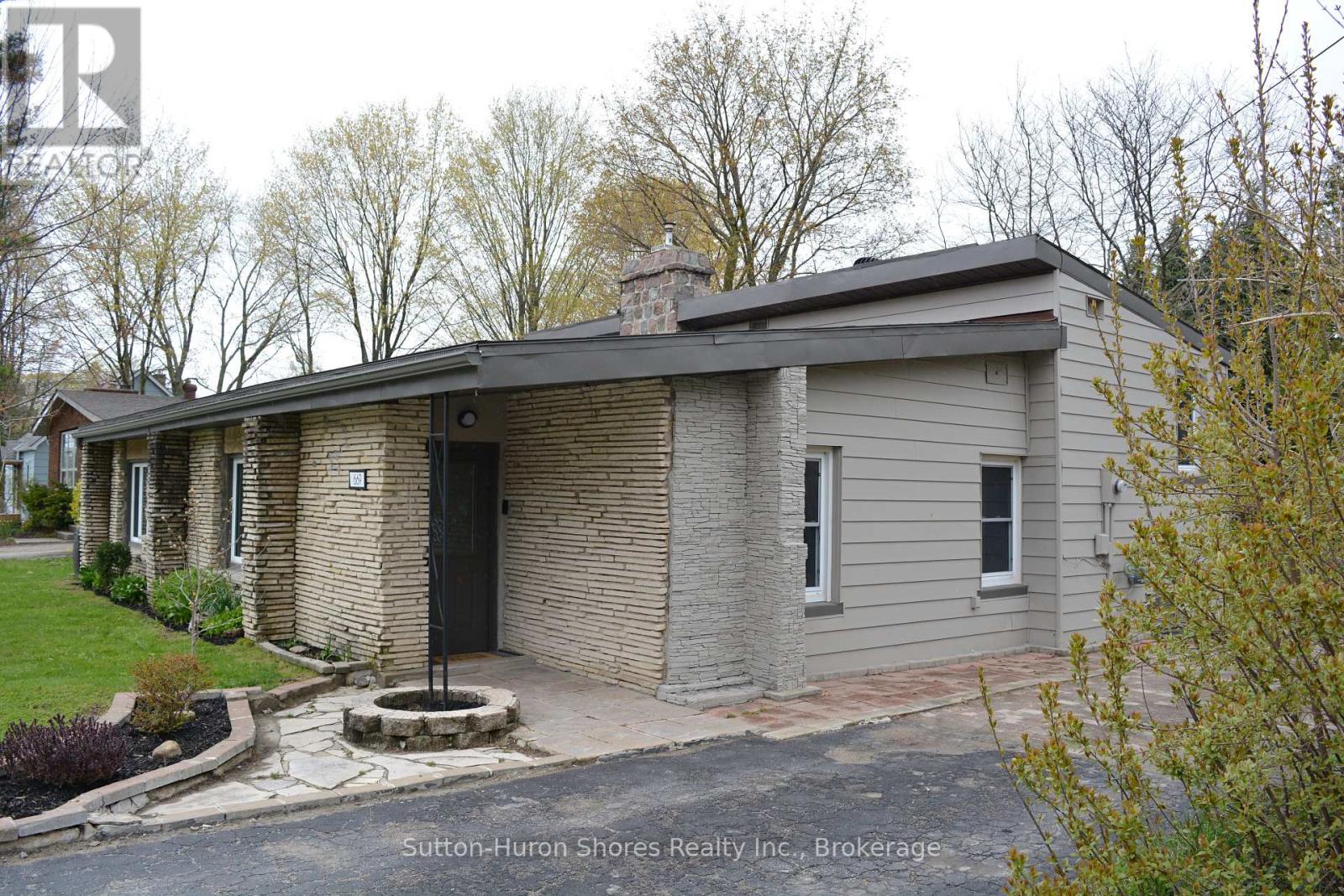 669 LOUIS STREET