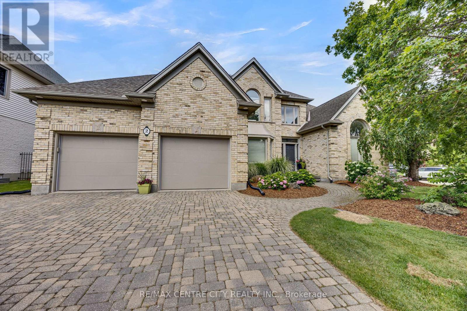2 HAVENWOOD WAY