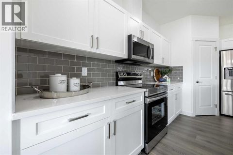 15 Heritage Point Cochrane AB T4C0L3