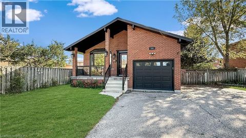 701 UPPER PARADISE Road Hamilton ON L9C5R1
