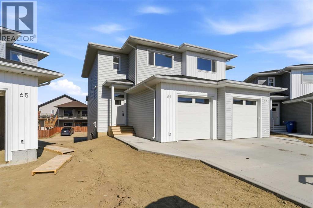 Photo 1 of 23 — 61 Pinnacle Close, Blackfalds, AB T4M0M3