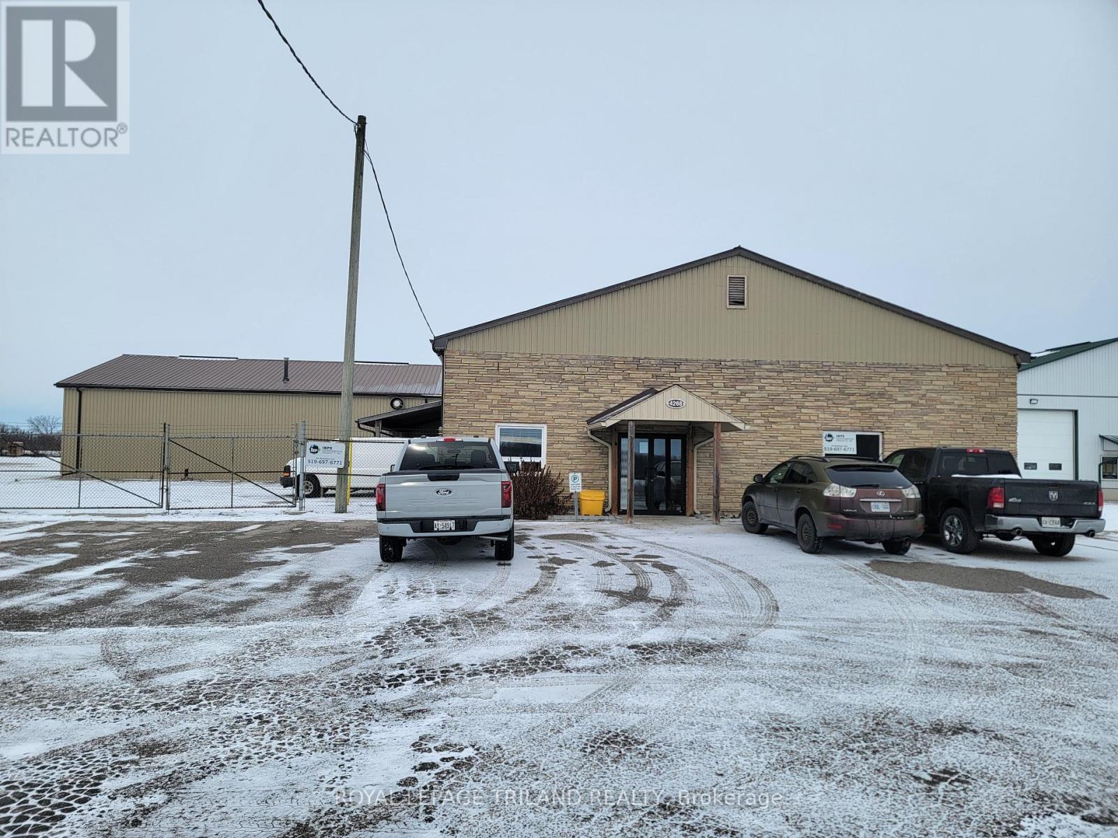 4268 DUNDAS STREET