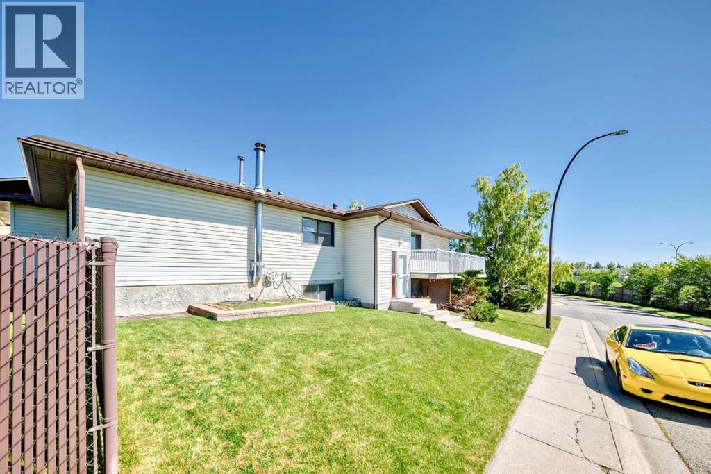 131 Ranchlands Court NW