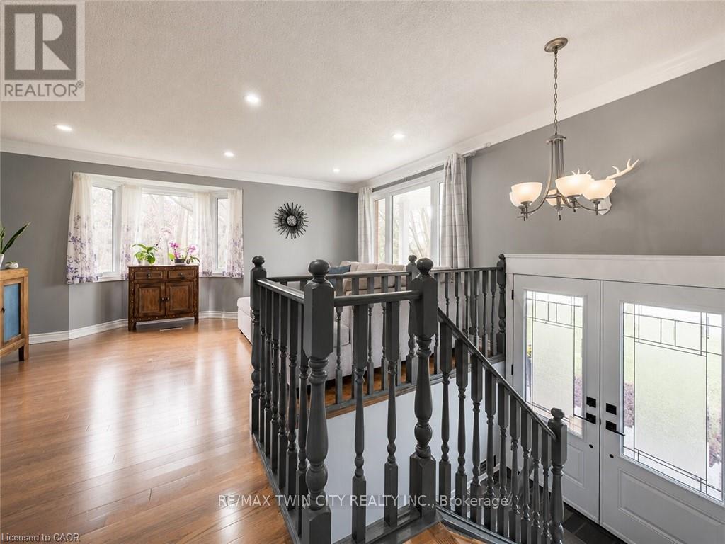 4 RONALD ROAD