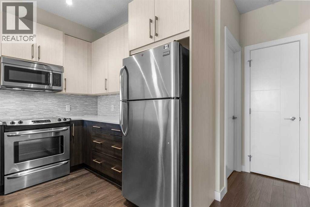 220, 8 Sage Hill Terrace NW
