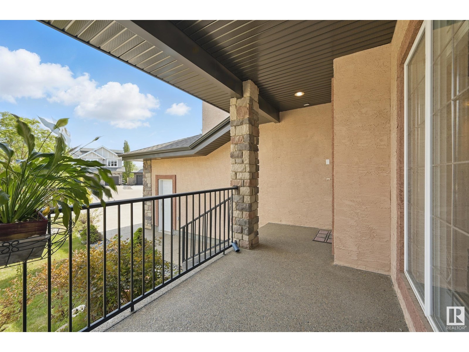 515 Callaghan Pt SW