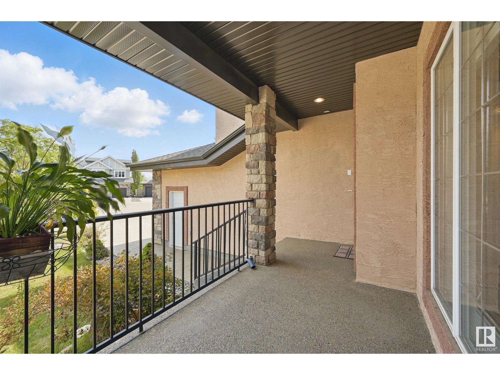 515 Callaghan Pt SW