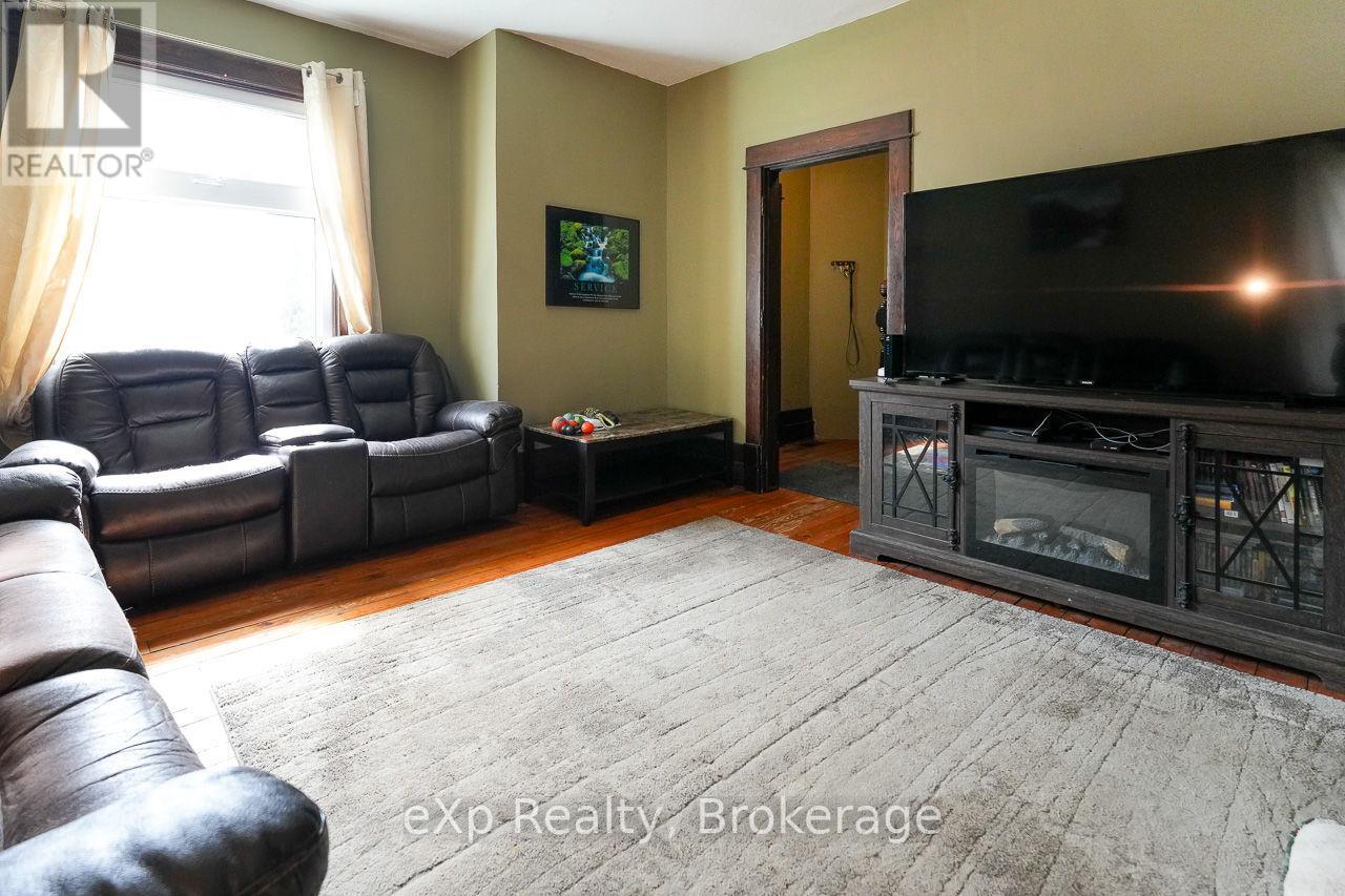 79 ALBERT STREET S