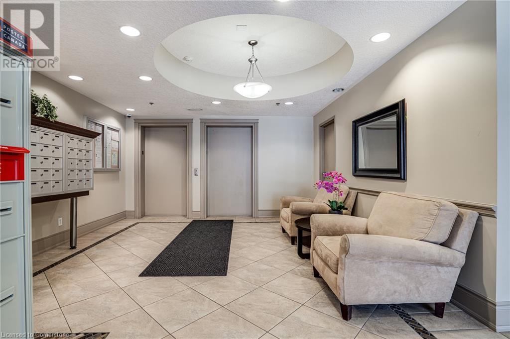 47 CAROLINE Street N Unit# 210
