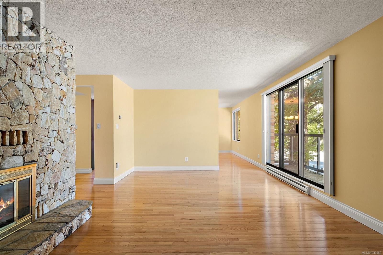 201 1280 Newport Ave