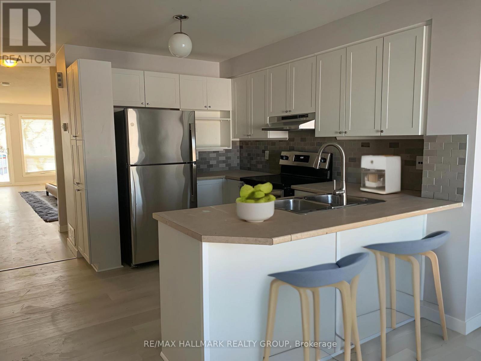 281 AQUAVIEW DRIVE