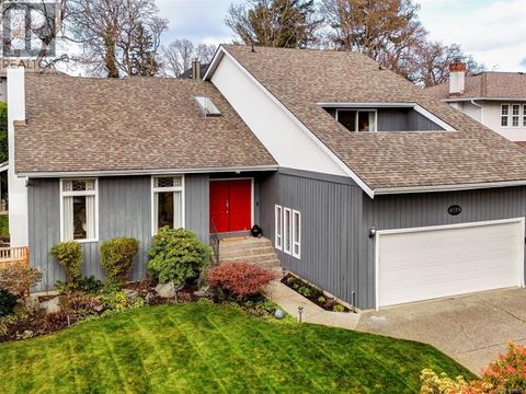 4179 Tuxedo Dr Saanich BC V8X4T1