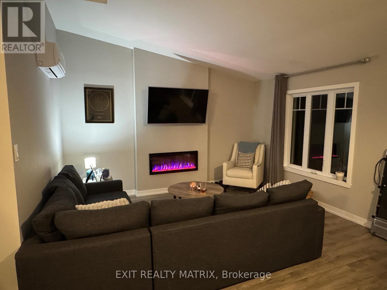 9 - 83 ST MORITZ TERRACE