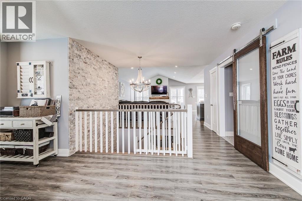 885725 OXFORD RD 8 Road