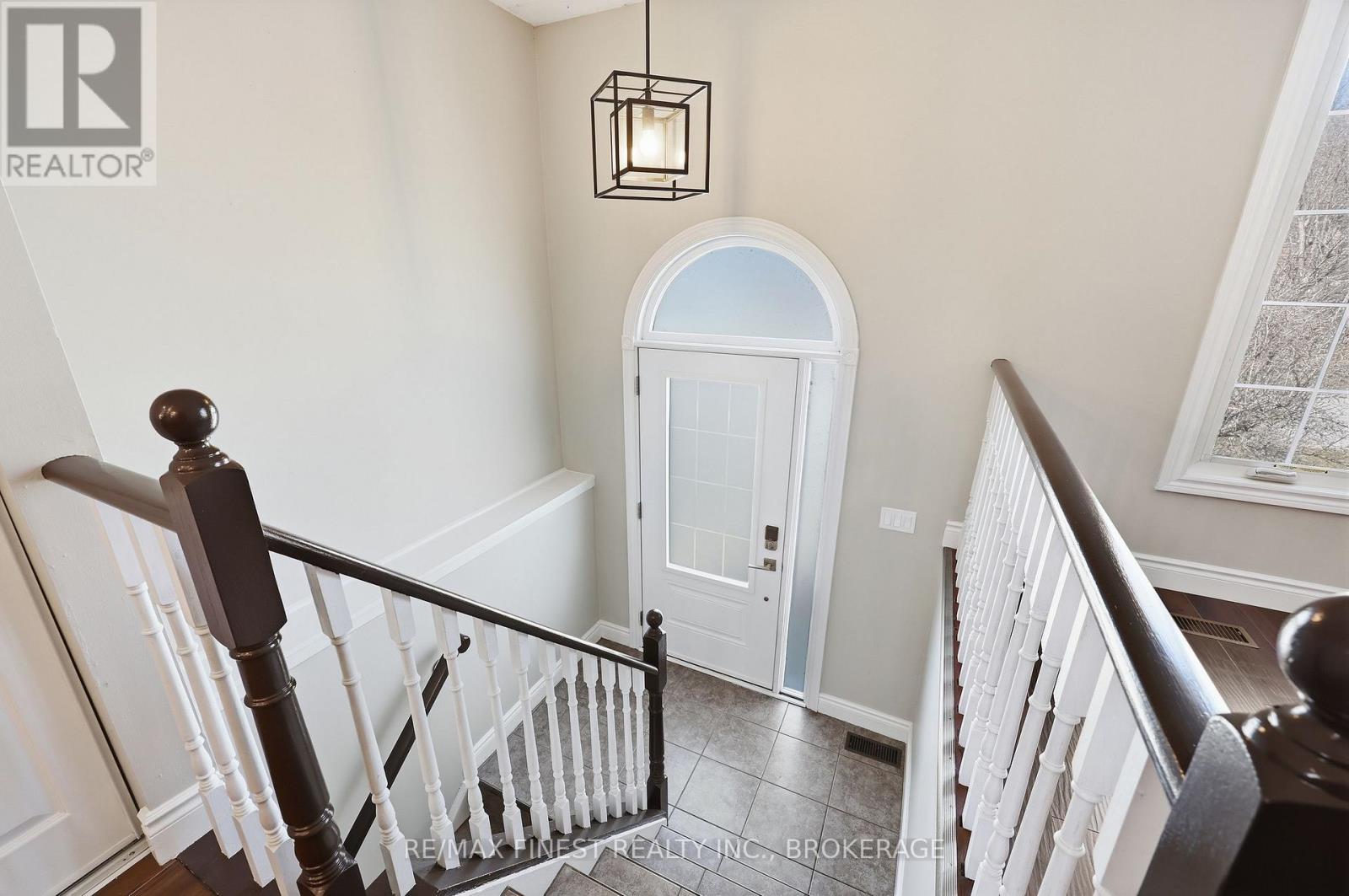 295 OWENS CRESCENT