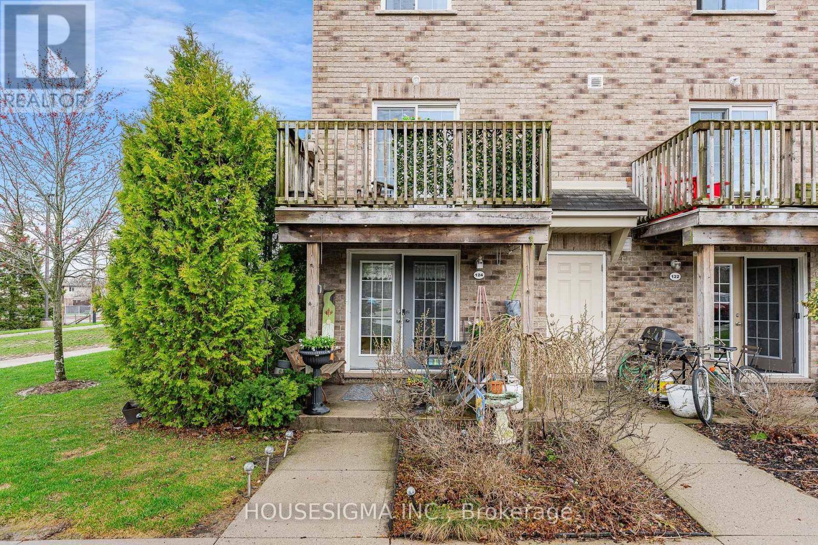124 - 35 MOUNTFORD DRIVE