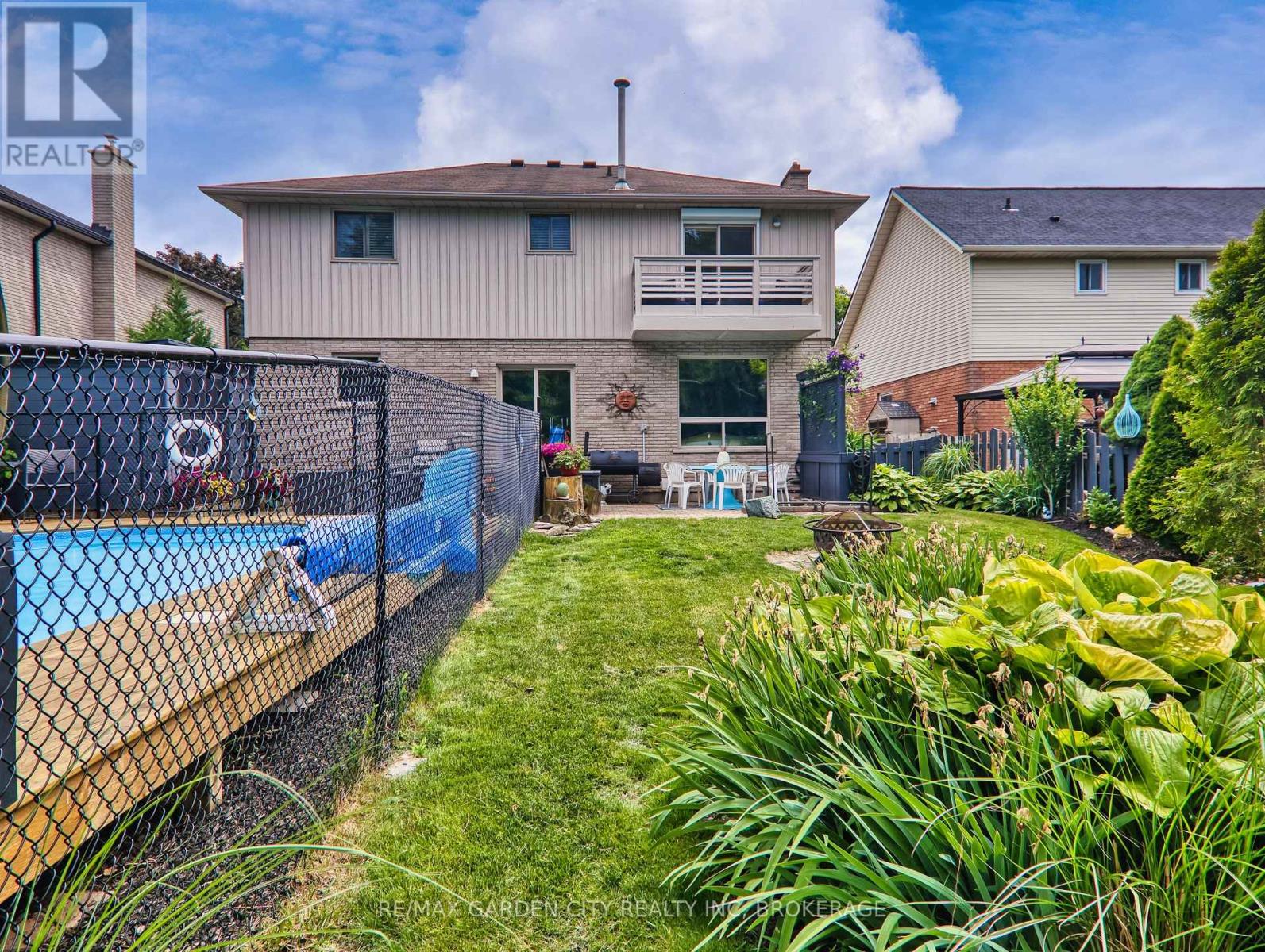 25 SUMNER CRESCENT