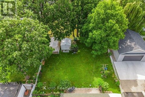215 ELMWOOD CRESCENT Milton (OM Old Milton) ON L9T1C3