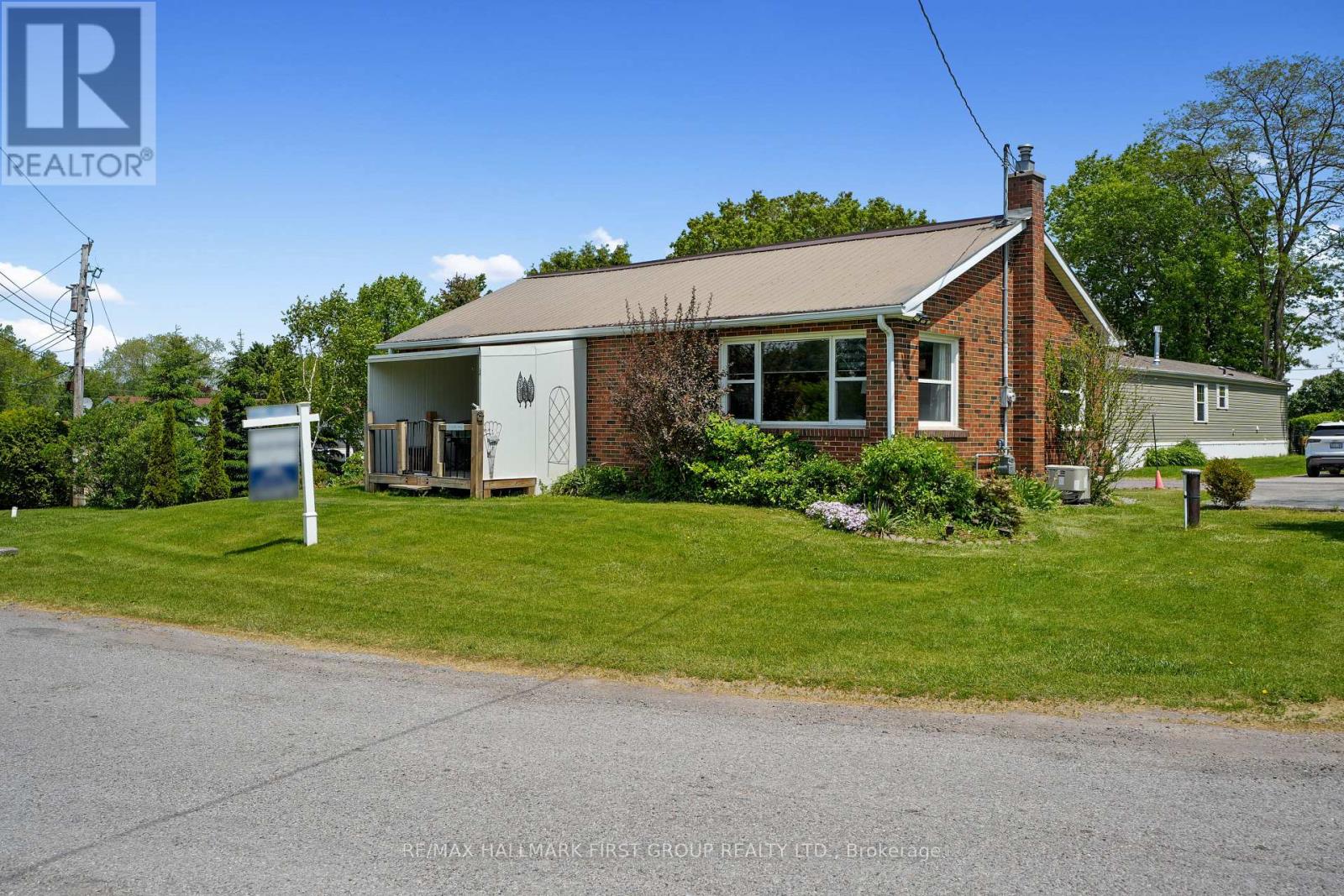 Photo 1 of 35 — 2 PARK LANE, Hamilton Township, ON K9A0X9