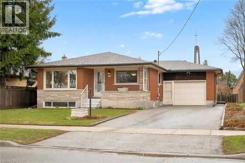 228 KENNETH Avenue Kitchener ON N2A1W4