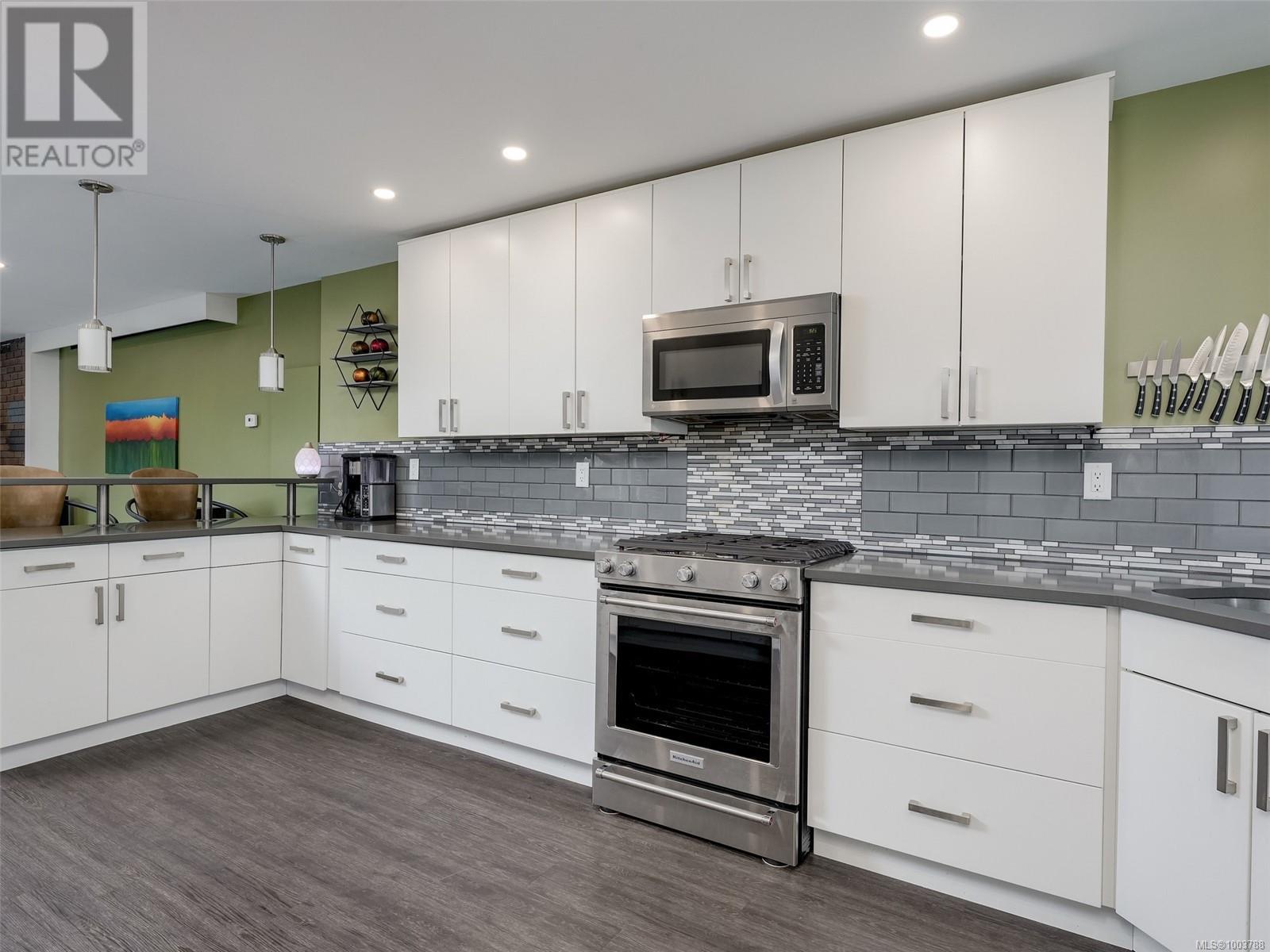 793 Kona Cres